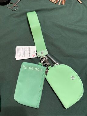 lululemon athletica mint green wristlet keychain set